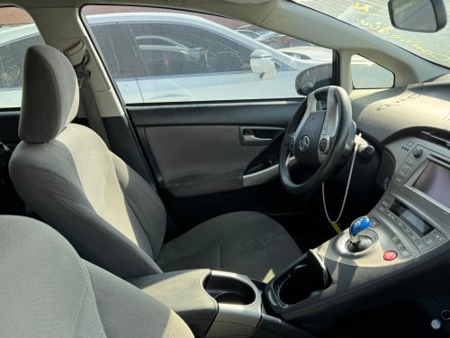 Prius 015 សាង​ 16800$