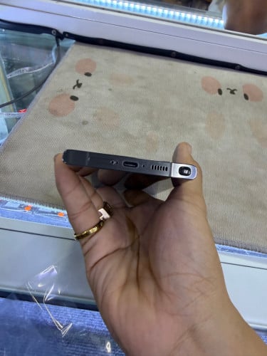 Samsung s23ultra 256G ឆ្នូតអេក្រង់ ឡៃឡុង