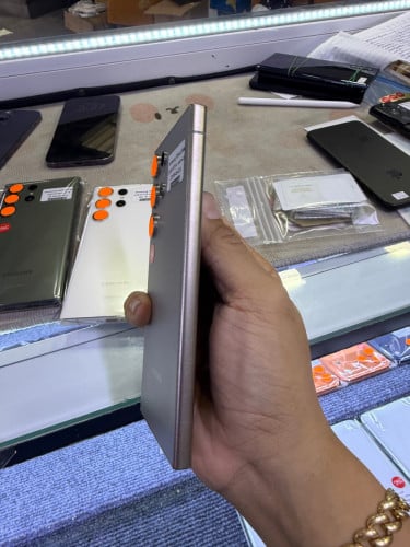 Samsung S24ultra ក្រុមហ៊ុនsim2 ស្អាត