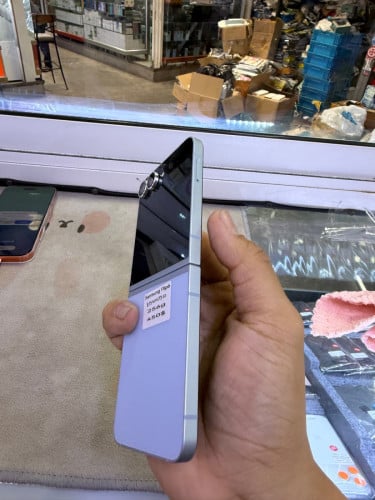 Samsung zfilp 6 256G ក្រុមហ៊ុន ស្អាត 99.99%