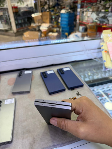 Samsung zfold6 256G ក្រុមហ៊ុន ស្អាតដូចថ្មី
