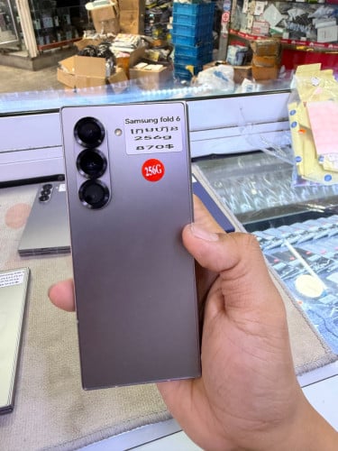 Samsung zfold6 256G ក្រុមហ៊ុន ស្អាតដូចថ្មី