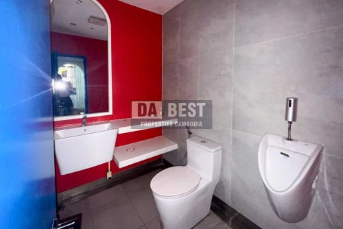 Shop or Restaurant for Rent – Prime BKK1 Corner