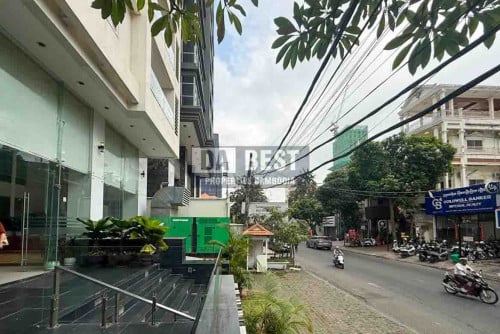 Shop or Restaurant for Rent – Prime BKK1 Corner