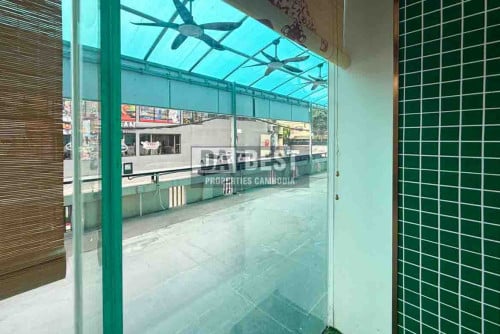 Shop or Restaurant for Rent – Prime BKK1 Corner