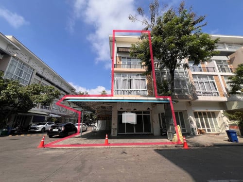Shophouse For Rent At Peng Hout Boeung Snor