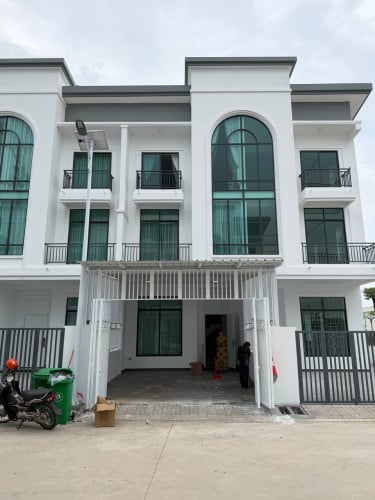 Townhouse for rent near Chinatown