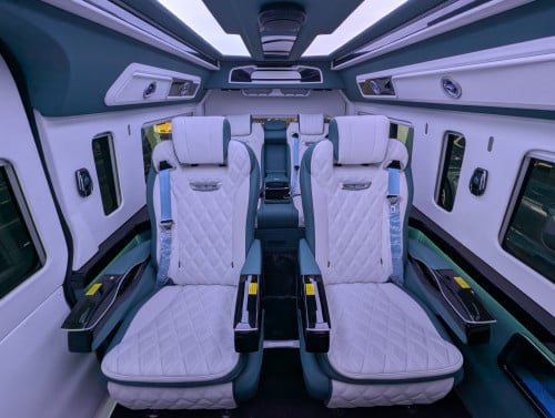 Toyota Hiace 2025 Seat VIP luxury car