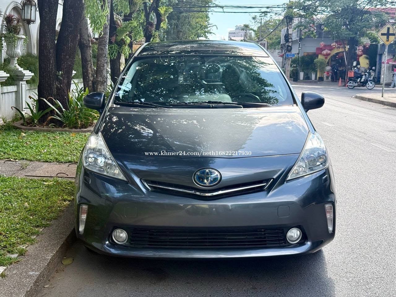 មានលុយ 6500$ រំលស់យក PriusV 2012 option5 Advance ក្រដាស់ពន្ធ យកជិះភ្លាម