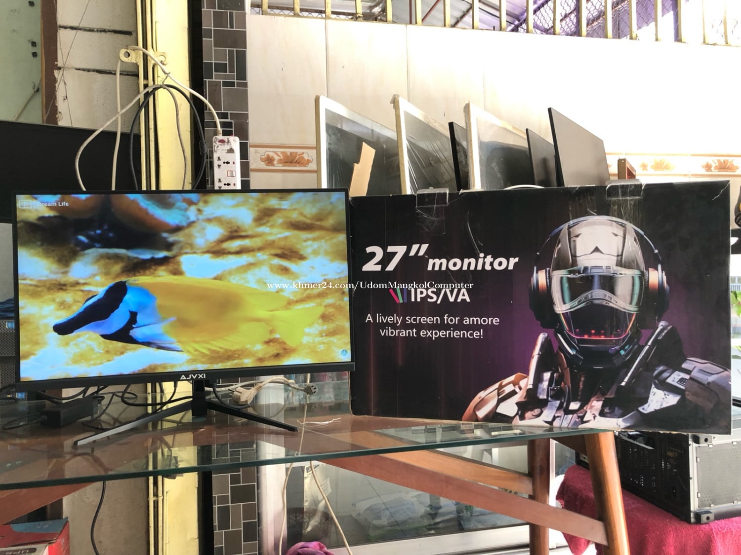 Monitor 27inch កោងស្អាតណាស់