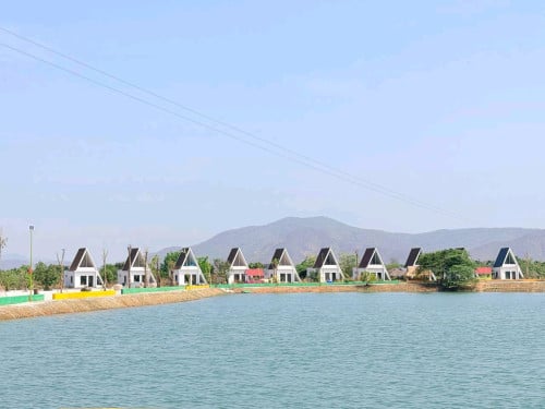 ដីលំហែក្បែរជើងភ្នំ