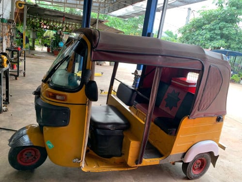 កង់បីល់ក់