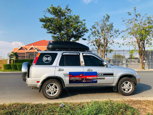 ប្រអប់លើដំបូលឡាន