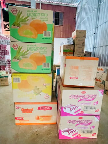 បោះដុំនិងលក់រាយនំគ្រប់ប្រភេទ