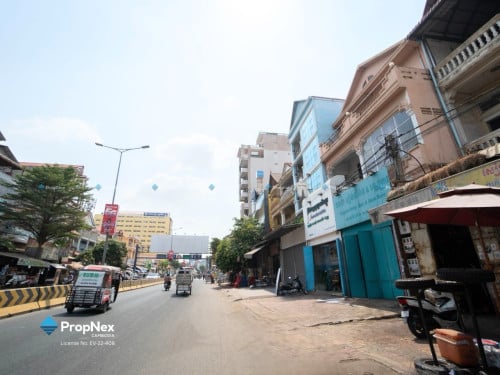 លក់បន្ទាន់! ផ្ទះអាជីវកម្ម ២ ល្វែងលើផ្លូវ ២៧១ តម្លៃក្រោមទីផ្សារ
