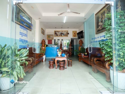 លក់បន្ទាន់! ផ្ទះអាជីវកម្ម ២ ល្វែងលើផ្លូវ ២៧១ តម្លៃក្រោមទីផ្សារ