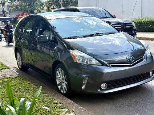 មានលុយ 6500$ រំលស់យក PriusV 2012 option5 Advance ក្រដាស់ពន្ធ យកជិះភ្លាម