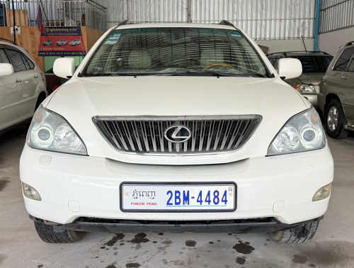ឡានលក់ LEXUS RX330 ឆ្នាំ06 full option ពេញ ប៉ុង1 ក្នុងលឿង ពណ៌ស