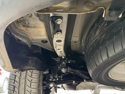 ឡានលក់ LEXUS RX330 ឆ្នាំ06 full option ពេញ ប៉ុង1 ក្នុងលឿង ពណ៌ស