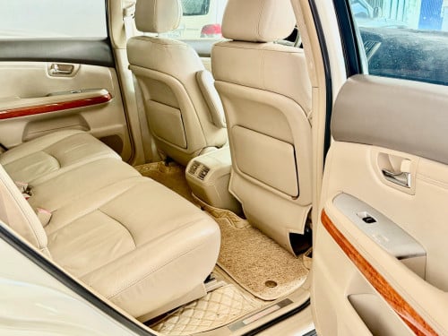 ឡានលក់ LEXUS RX330 ឆ្នាំ06 full option ពេញ ប៉ុង1 ក្នុងលឿង ពណ៌ស