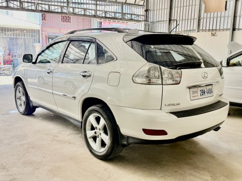 ឡានលក់ LEXUS RX330 ឆ្នាំ06 full option ពេញ ប៉ុង1 ក្នុងលឿង ពណ៌ស