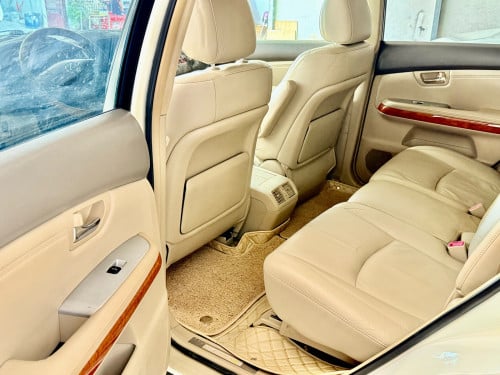 ឡានលក់ LEXUS RX330 ឆ្នាំ06 full option ពេញ ប៉ុង1 ក្នុងលឿង ពណ៌ស