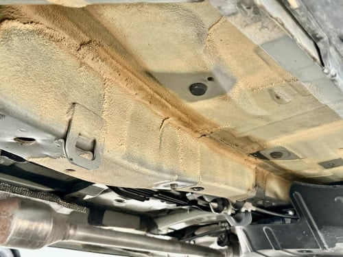 ឡានលក់ LEXUS RX330 ឆ្នាំ06 full option ពេញ ប៉ុង1 ក្នុងលឿង ពណ៌ស