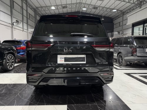 លក់​ LX600 024 full option ពេញ​កប់​ ក្នុង​ក្រហម​សុីន​ អារ៉ាប់​ ម្ចាស់ដេីម​ផ្ទាល់​ទិញ​ថ្មី​ខ្លាញ់​គោ​