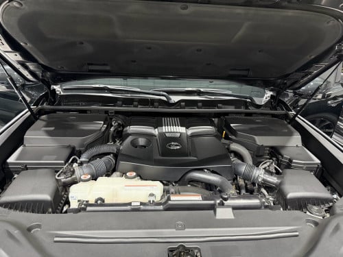 លក់​ LX600 024 full option ពេញ​កប់​ ក្នុង​ក្រហម​សុីន​ អារ៉ាប់​ ម្ចាស់ដេីម​ផ្ទាល់​ទិញ​ថ្មី​ខ្លាញ់​គោ​