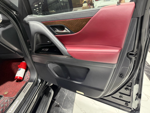 លក់​ LX600 024 full option ពេញ​កប់​ ក្នុង​ក្រហម​សុីន​ អារ៉ាប់​ ម្ចាស់ដេីម​ផ្ទាល់​ទិញ​ថ្មី​ខ្លាញ់​គោ​