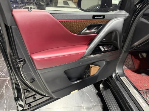 លក់​ LX600 024 full option ពេញ​កប់​ ក្នុង​ក្រហម​សុីន​ អារ៉ាប់​ ម្ចាស់ដេីម​ផ្ទាល់​ទិញ​ថ្មី​ខ្លាញ់​គោ​
