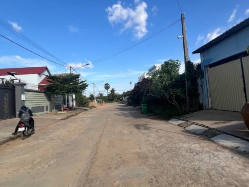 🏦House Available for Urgent Sale at a Special Price (Negotiable).