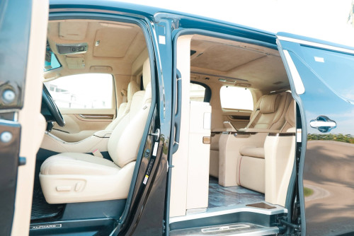 2019 V6 Royal Lounge