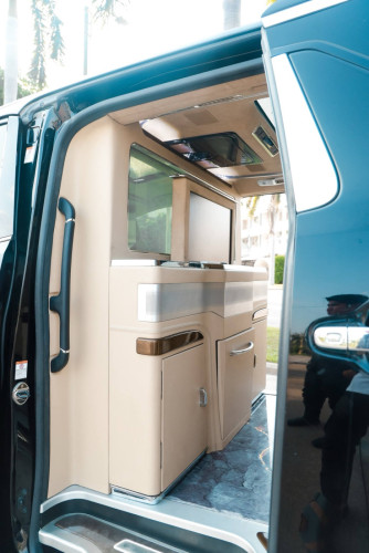2019 V6 Royal Lounge