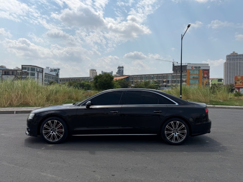 Audi A8L តួរវែង Spec អារ៉ាប់ ម្ចាស់ដើមទិញ ខ្លាញ់គោរ