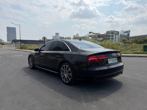Audi A8L តួរវែង Spec អារ៉ាប់ ម្ចាស់ដើមទិញ ខ្លាញ់គោរ