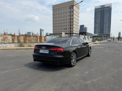 Audi A8L តួរវែង Spec អារ៉ាប់ ម្ចាស់ដើមទិញ ខ្លាញ់គោរ
