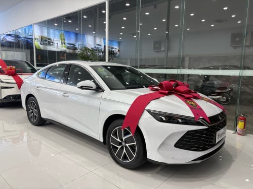 BYD QinL 🚘