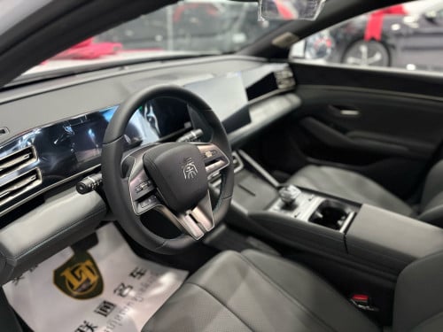BYD QinL 🚘