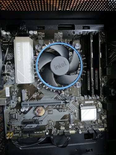 Desktop PC CPU i5-13400/RAM 16GB/M.2 256GB + SSD 512GB/MB Gigabyte B760/ Montor Dahua 27"