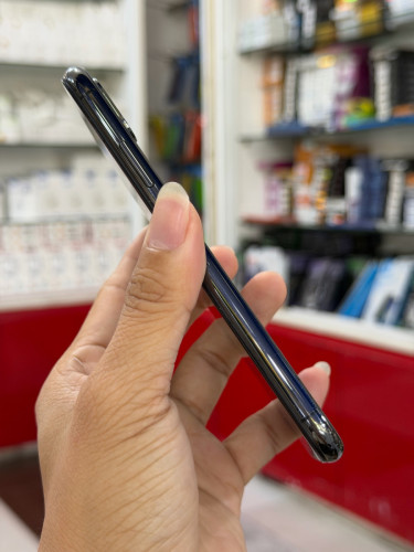 iPhone X (256)G