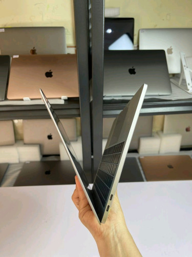 Macbook Proឆ្នាំ2016 New Battery