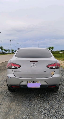 Mazda 2 ពណ៌ទឹកប្រាក់