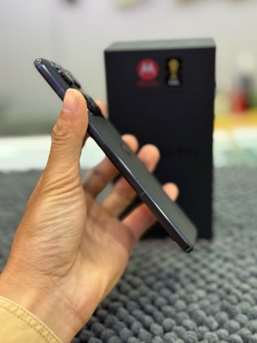 Motorola X70air Pro 512G 599$