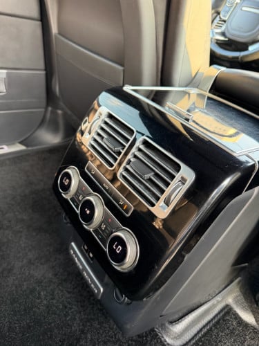 Range Rover Vogue តួរវែង អប់សិន SV ពិសេសណាស់