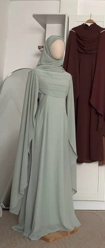 Resell dress 15$ ពាក់បានម្ដងគត់ កាលទិញ 35$