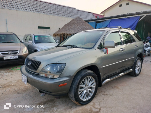 RX 300/ឆ្នាំ2000/ឡានស្អាតថ្មី