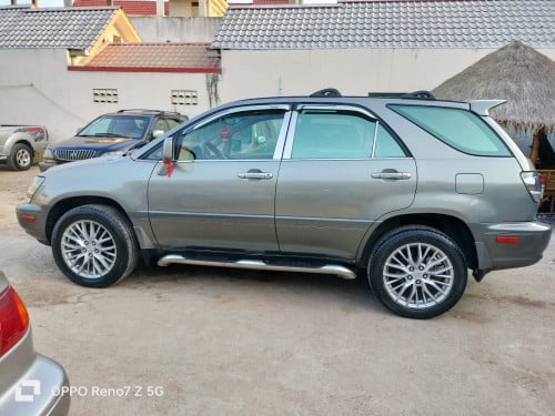 RX 300/ឆ្នាំ2000/ឡានស្អាតថ្មី
