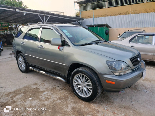 RX 300/ឆ្នាំ2000/ឡានស្អាតថ្មី