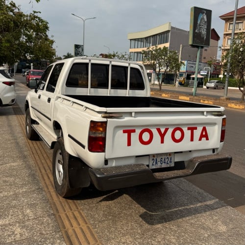 Toyota Hilux ឆ្នាំ1996 លេខដៃ Capitas ប៉ុង២ មេឡាន